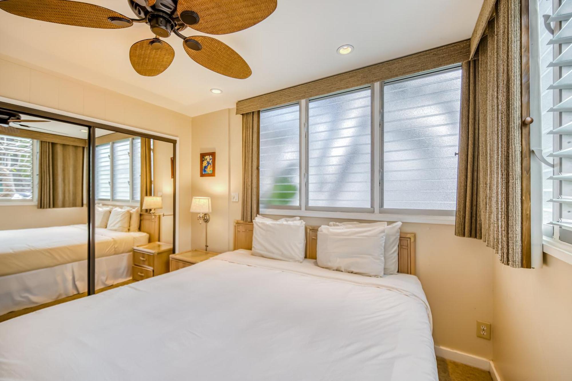 Mahina Surf Apartment Kahana Room photo