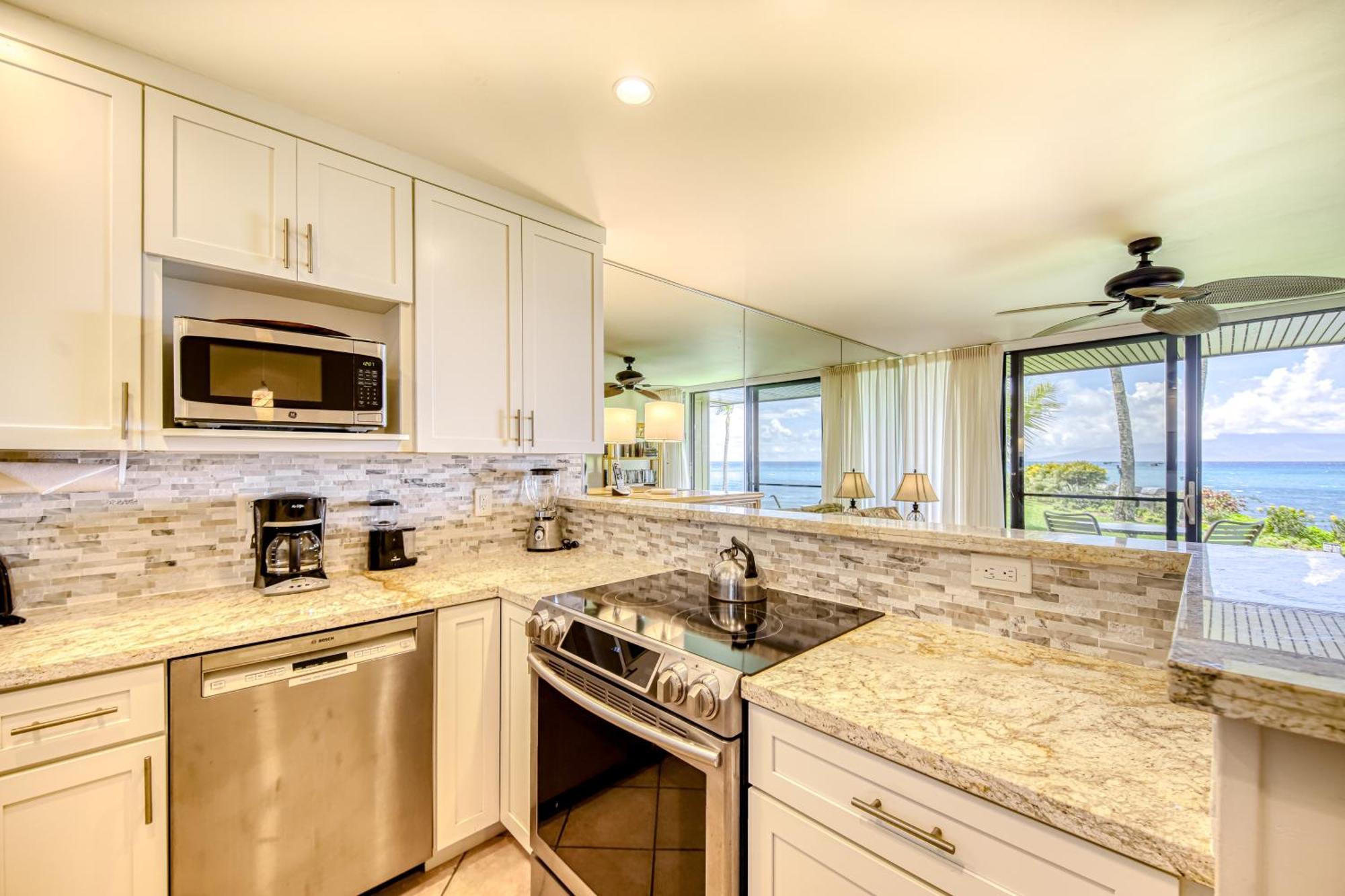 Mahina Surf Apartment Kahana Room photo
